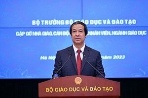 Bo truong Bo Giao duc va Dao tao Nguyen Kim Son gap go nha giao, can bo quan ly, nhan vien nganh giao duc, cac dai hoc, truong dai hoc nam 2023