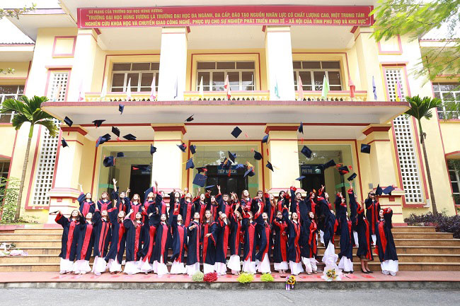 Truong Dai hoc Hung Vuong tich cuc khan truong hoan thien cac dieu kien de sinh vien tot nghiep ra truong va co viec lam