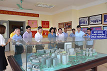 Truong Dai hoc Hung Vuong va Vien Nghien cuu Chau Phi & Trung Dong thao luan ve xay dung du an nong nghiep cong nghe cao cua Israel trong san xuat nong nghiep tren dia ban tinh Phu Tho  