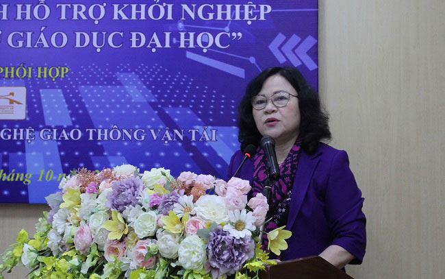 Truong DH Hung Vuong tham du Toa dam truc tuyen “Xay dung cac mo hinh ho tro khoi nghiep trong cac co so giao duc dai hoc”