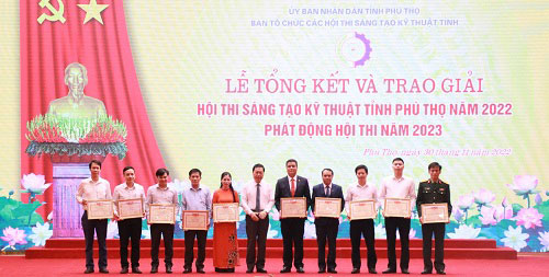 Truong Dai hoc Hung Vuong xuat sac dat giai thuong cao tai Hoi thi Sang tao ky thuat tinh Phu Tho nam 2022