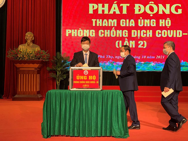 Truong Dai hoc Hung Vuong ung ho phong, chong dich COVID-19 (lan 2)