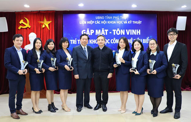 10 Tien si Truong Dai hoc Hung Vuong duoc vinh danh tai chuong trinh “Gap mat - Ton vinh tri thuc khoa hoc cong nghe tieu bieu tinh Phu Tho”