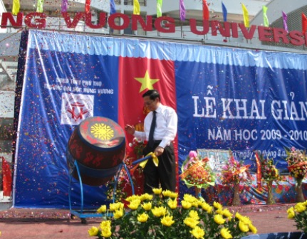 Mot so hinh anh buoi le khai giang nam hoc 2009-2010