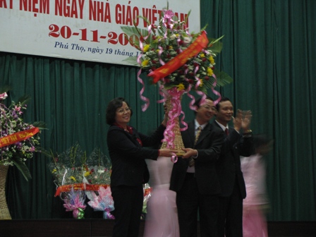 Mit tinh ky niem ngay Nha giao Viet Nam 20-11-2009
